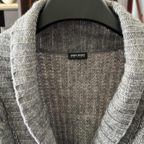 Gerry Weber Edition Knitted Sweater Cardigan/ Jacket - Picture 4 of 8